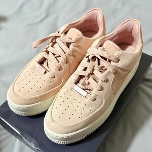 Nike Air Force 1 Sage Low